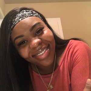 Meet your Posher, Ebonee